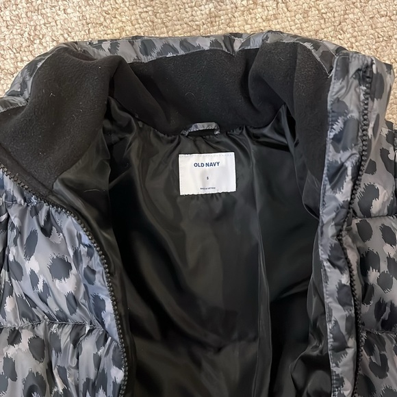 Old Navy Leopard Puffer Coat, Women’s Size Small - Picture 2 of 2